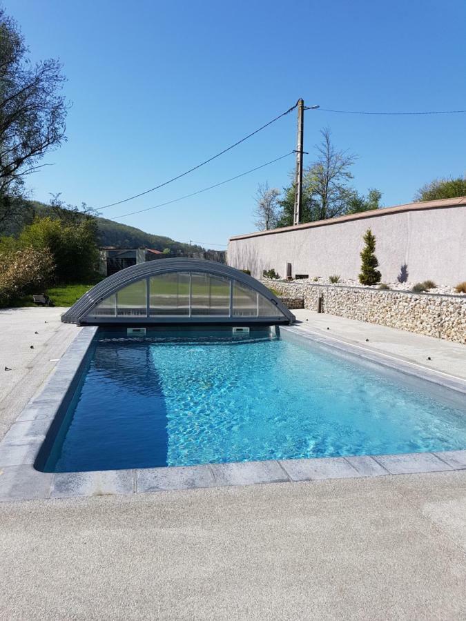 Bed and Breakfast Domaine Le Puits Du Moulin Comberjon Exterior foto